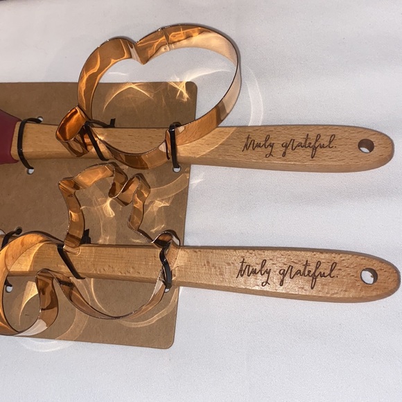 New RAE DUNN Spatula & Cutter Set - Picture 2 of 5